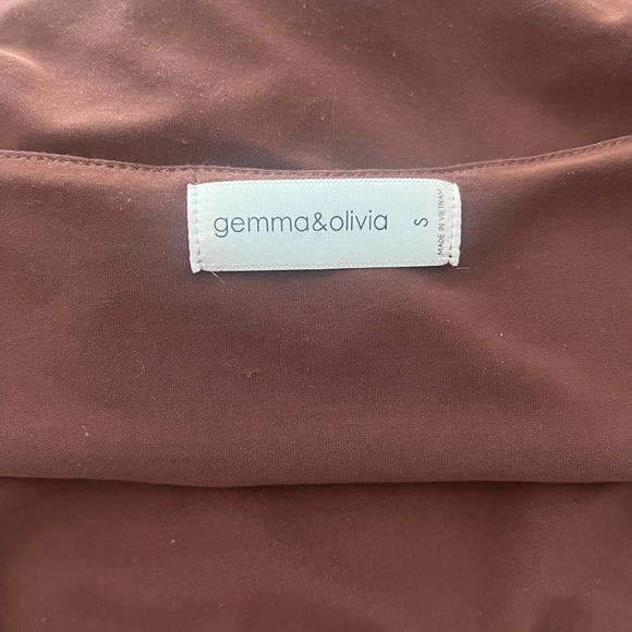 Elegant Burgundy Long Sleeve Top - Picture 3 of 3